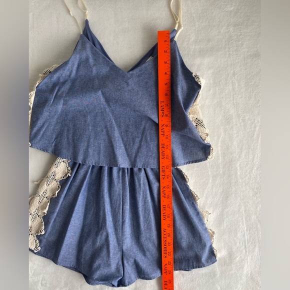 NWT Francesca’s Summer Shorts Romper Small Crochet Lace Blue Coastal Whimsical - Picture 6 of 9